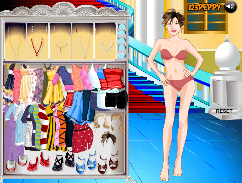Christina Aguilera Dress Up screenshot